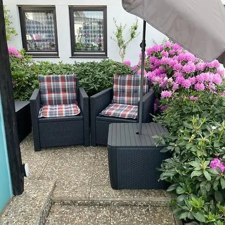 公寓 Mit Wintergarten Und Terrasse In Ruhiger Lage Im Schoenen Taunus 格拉斯许特