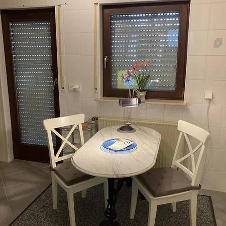 Mit Wintergarten Und Terrasse In Ruhiger Lage Im Schoenen Taunus 公寓 格拉斯许特