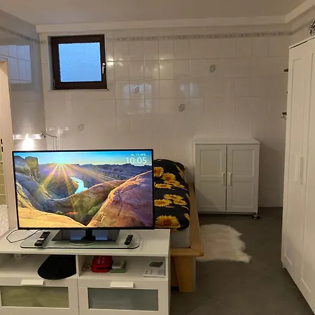 Mit Wintergarten Und Terrasse In Ruhiger Lage Im Schoenen Taunus * 格拉斯许特