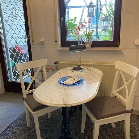 公寓 Mit Wintergarten Und Terrasse In Ruhiger Lage Im Schoenen Taunus *