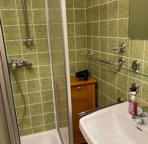 Mit Wintergarten Und Terrasse In Ruhiger Lage Im Schoenen Taunus Apartamento Glashutten (Hessen)