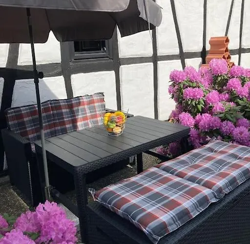 Mit Wintergarten Und Terrasse In Ruhiger Lage Im Schoenen Taunus Apartamento Glashutten (Hessen)