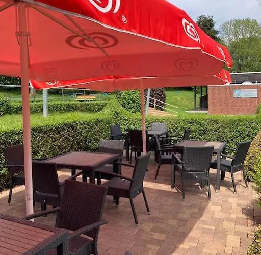 Mit Wintergarten Und Terrasse In Ruhiger Lage Im Schoenen Taunus Glashutten (Hessen)