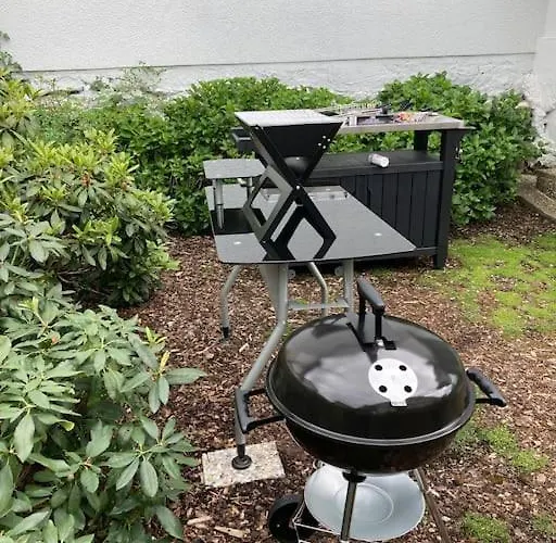 Mit Wintergarten Und Terrasse In Ruhiger Lage Im Schoenen Taunus Glashutten (Hessen)