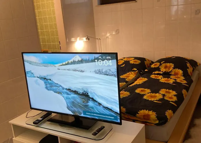 Mit Wintergarten Und Terrasse In Ruhiger Lage Im Schoenen Taunus Glashutten (Hessen)