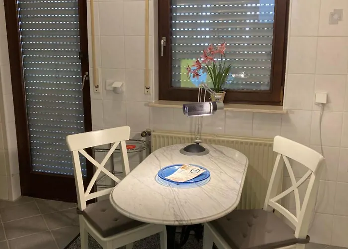 Mit Wintergarten Und Terrasse In Ruhiger Lage Im Schoenen Taunus Apartamento Glashutten (Hessen)