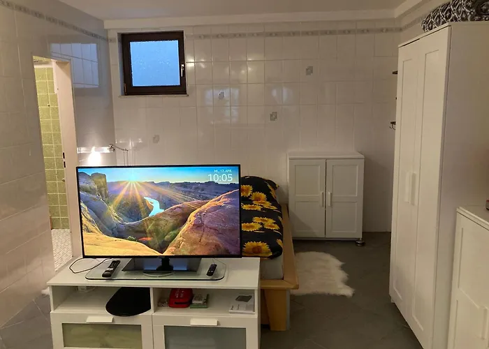 Mit Wintergarten Und Terrasse In Ruhiger Lage Im Schoenen Taunus * Glashutten (Hessen)