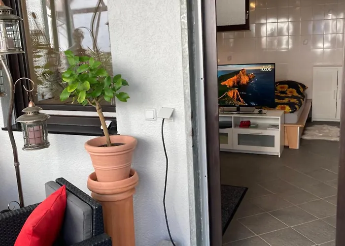 Mit Wintergarten Und Terrasse In Ruhiger Lage Im Schoenen Taunus Glashutten (Hessen)