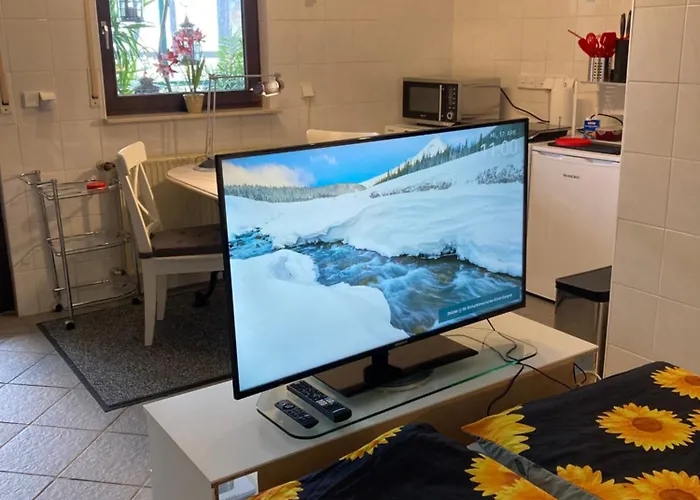 Mit Wintergarten Und Terrasse In Ruhiger Lage Im Schoenen Taunus *